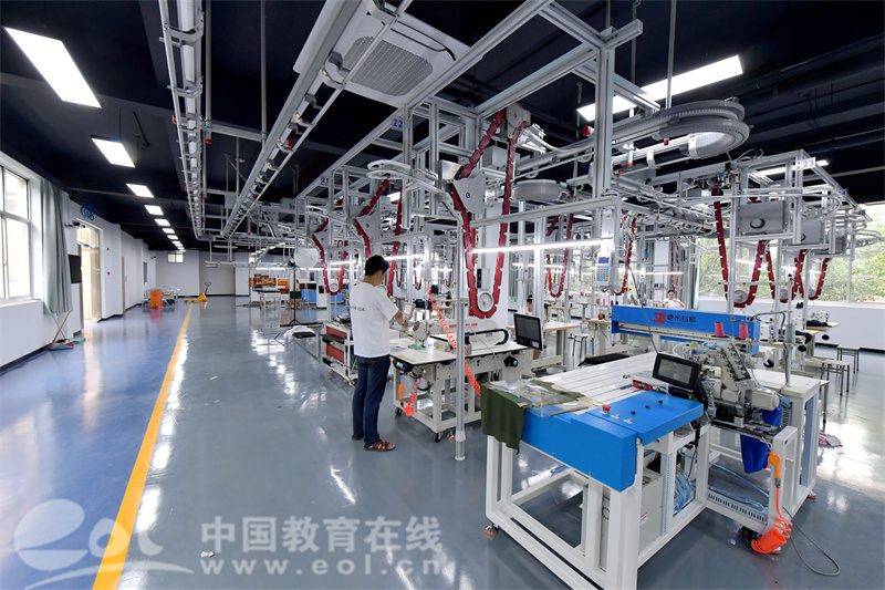 浙紡服院服裝數字化“未來工廠”亮相寧波時尚節 教育咨詢服務助力產教融合