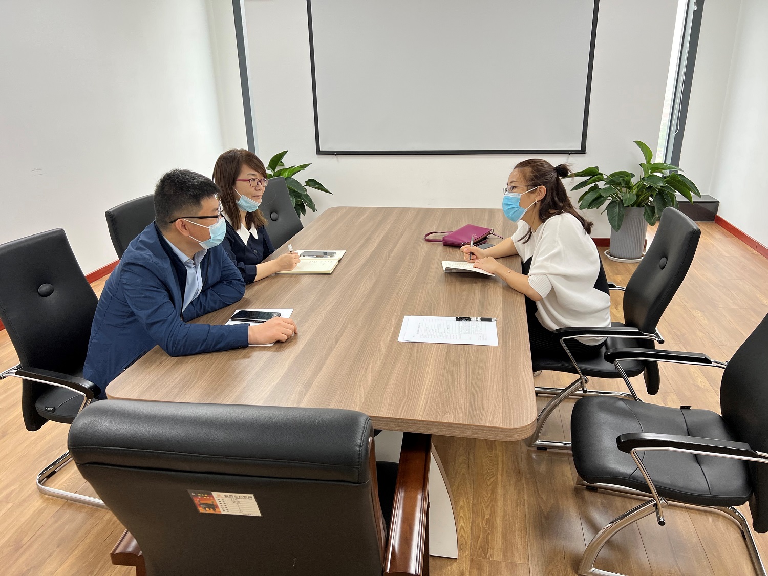 校企聯動育英才 工商管理系啟動“訪企拓崗促就業”專項行動，深化教育咨詢服務發展路